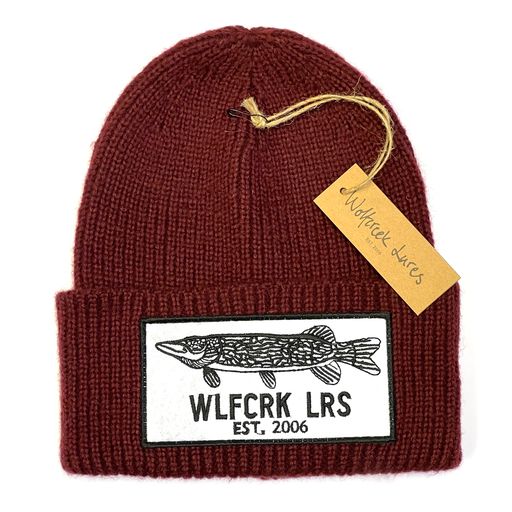 Burgundy knitted beanie with Wolfcreek lures logo patch